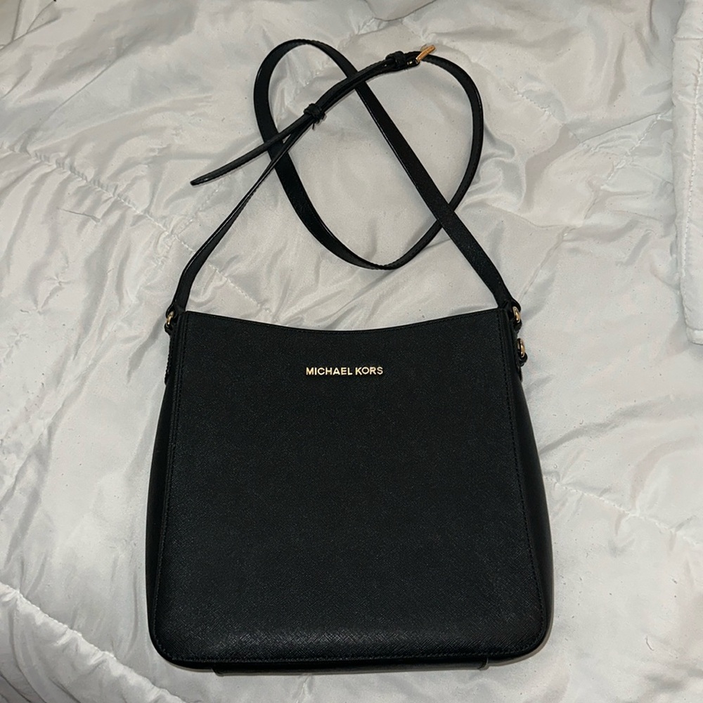 Michael Kors Jet Set Messenger Bag
